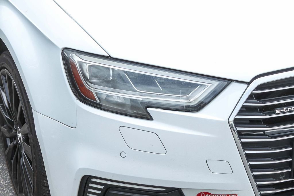 Used 2017 Audi A3 e-tron Premium Plus w/ Technology Package FWD image 4