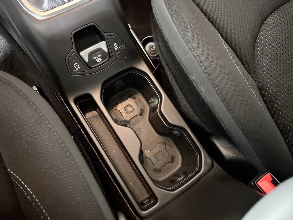 Used 2023 Jeep Renegade Latitude w/ Sun/Sound Group image 15