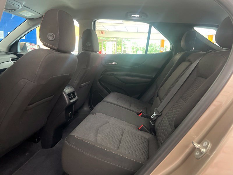 Used 2018 Chevrolet Equinox LT FWD image 16