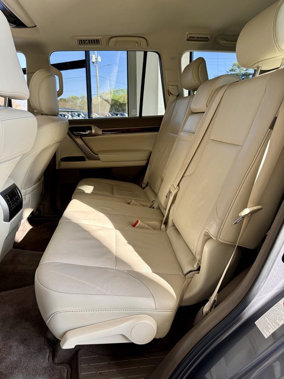 Used 2016 Lexus GX 460 w/ Premium Package AWD/4WD image 17