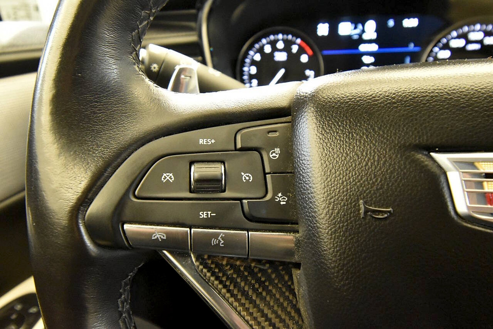 Used 2023 Cadillac XT6 Sport w/ Technology Package AWD/4WD image 31
