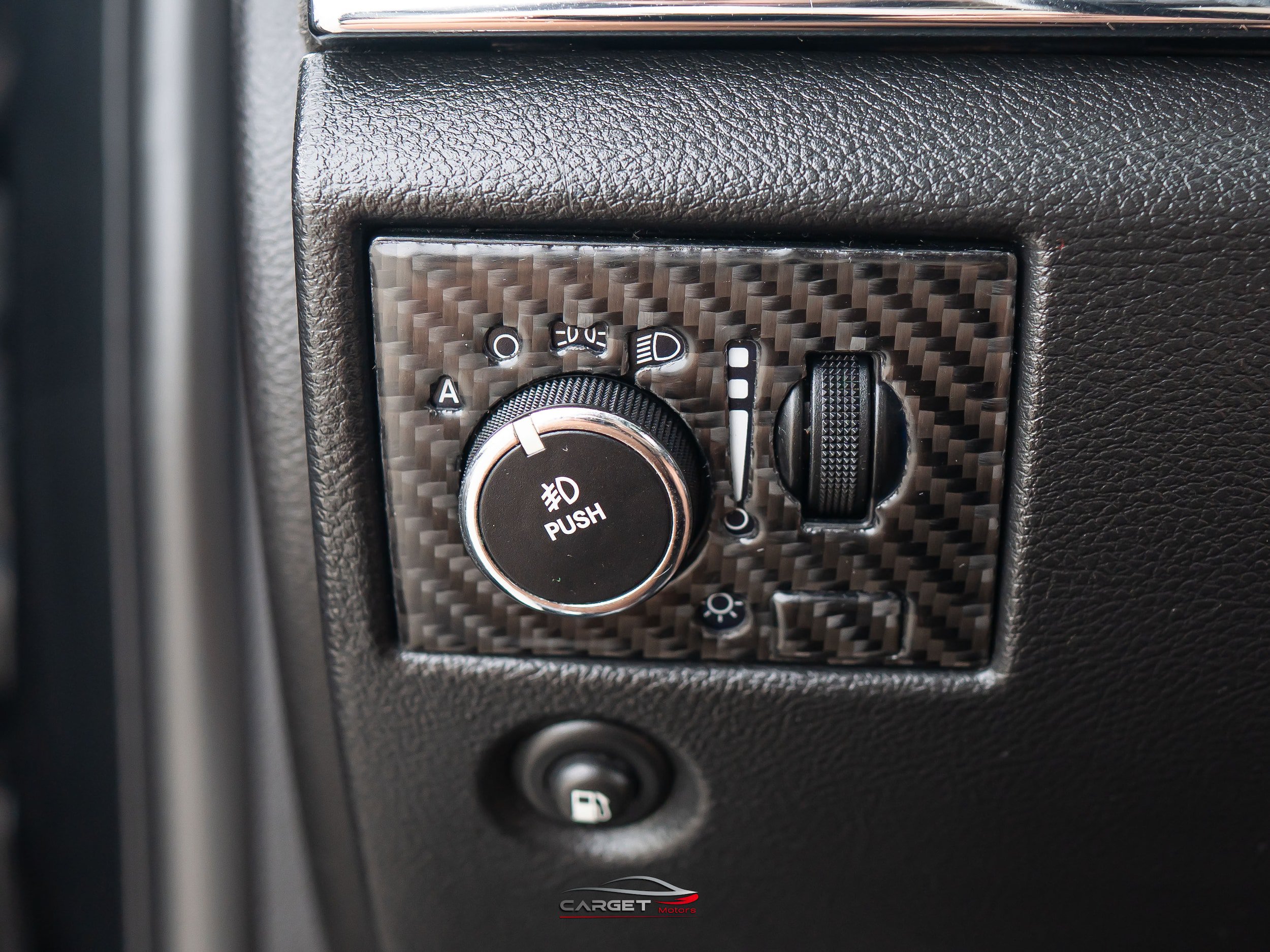 Used 2012 Jeep Grand Cherokee SRT8 w/ Luxury Group II AWD/4WD image 35