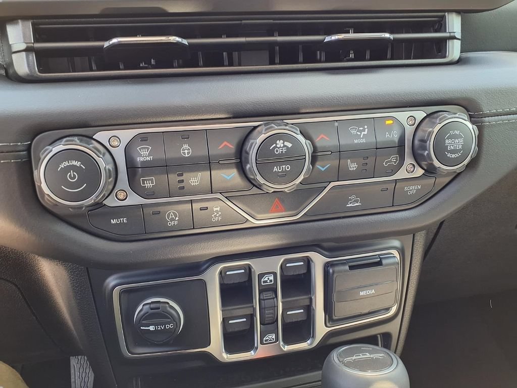 New 2026 Jeep Gladiator Sport AWD/4WD image 9