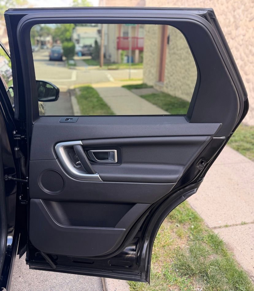 Used 2019 Land Rover Discovery Sport HSE AWD/4WD image 26