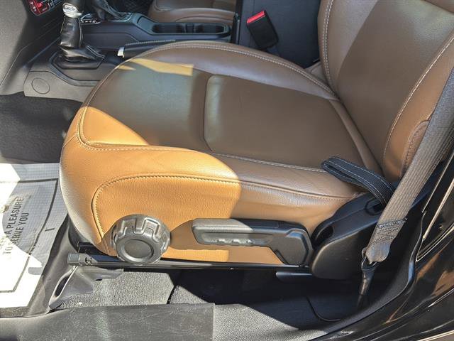 Used 2023 Jeep Gladiator Rubicon w/ Cold Weather Group image 12