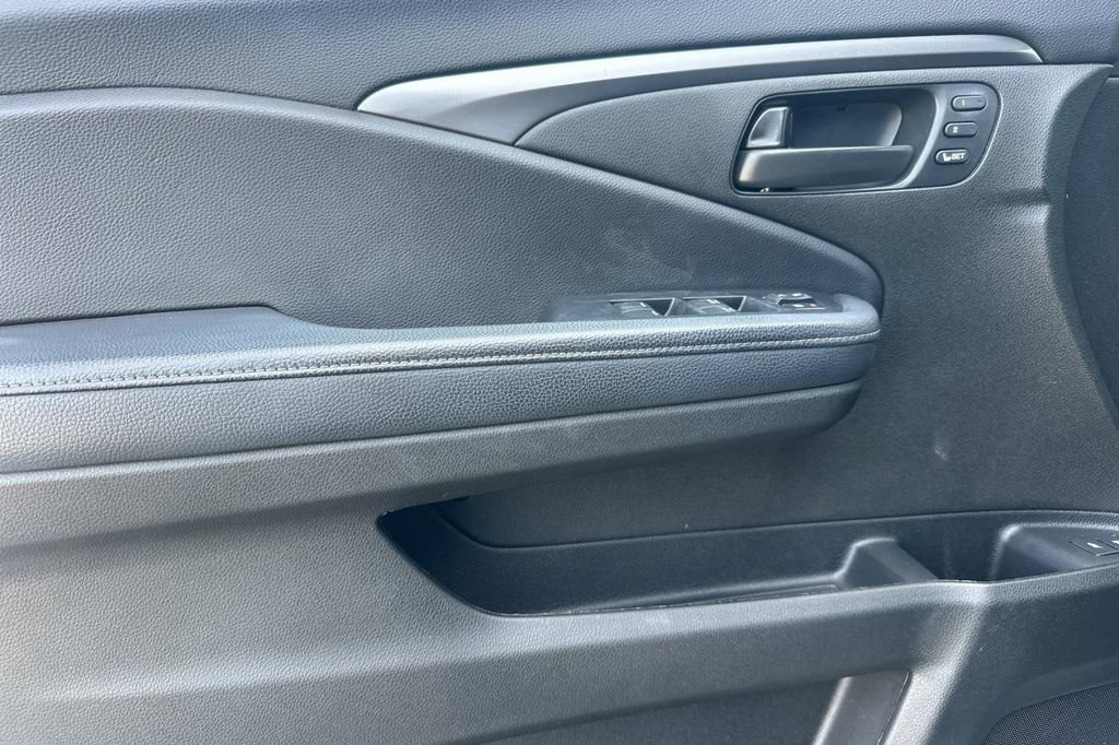 Certified 2023 Honda Passport EX-L image 11