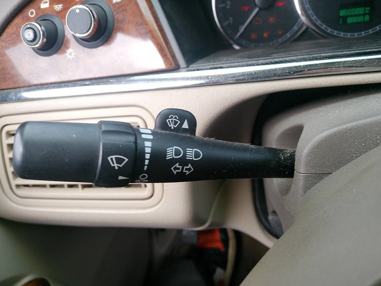 Used 2006 Buick LaCrosse CX FWD image 39