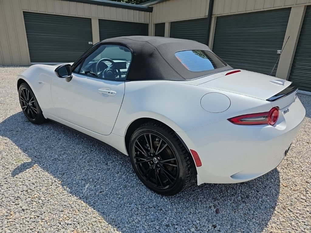 Certified 2024 MAZDA MX-5 Miata Club RWD image 5