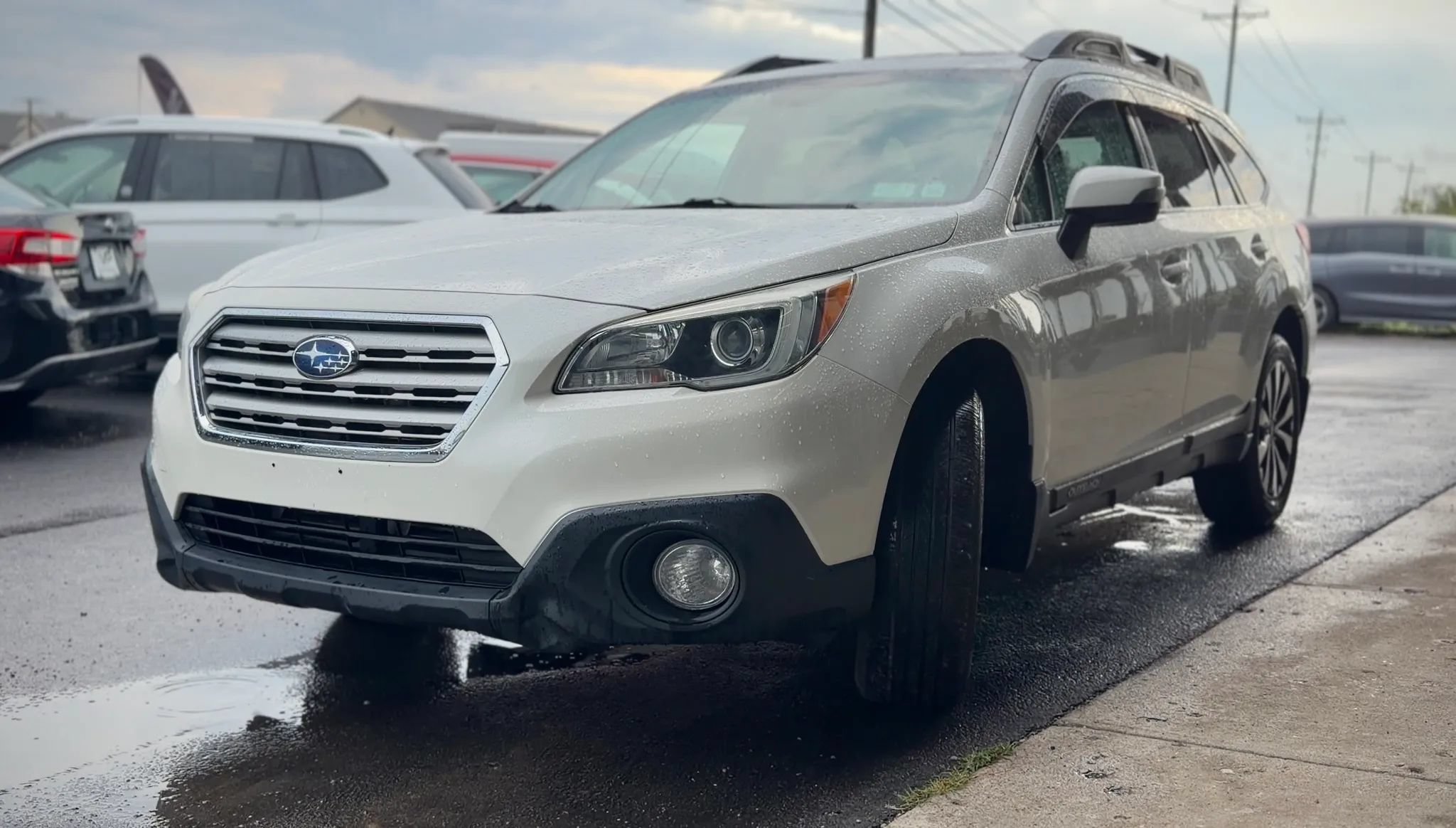 Used 2016 Subaru Outback 2.5i Limited AWD/4WD image 5