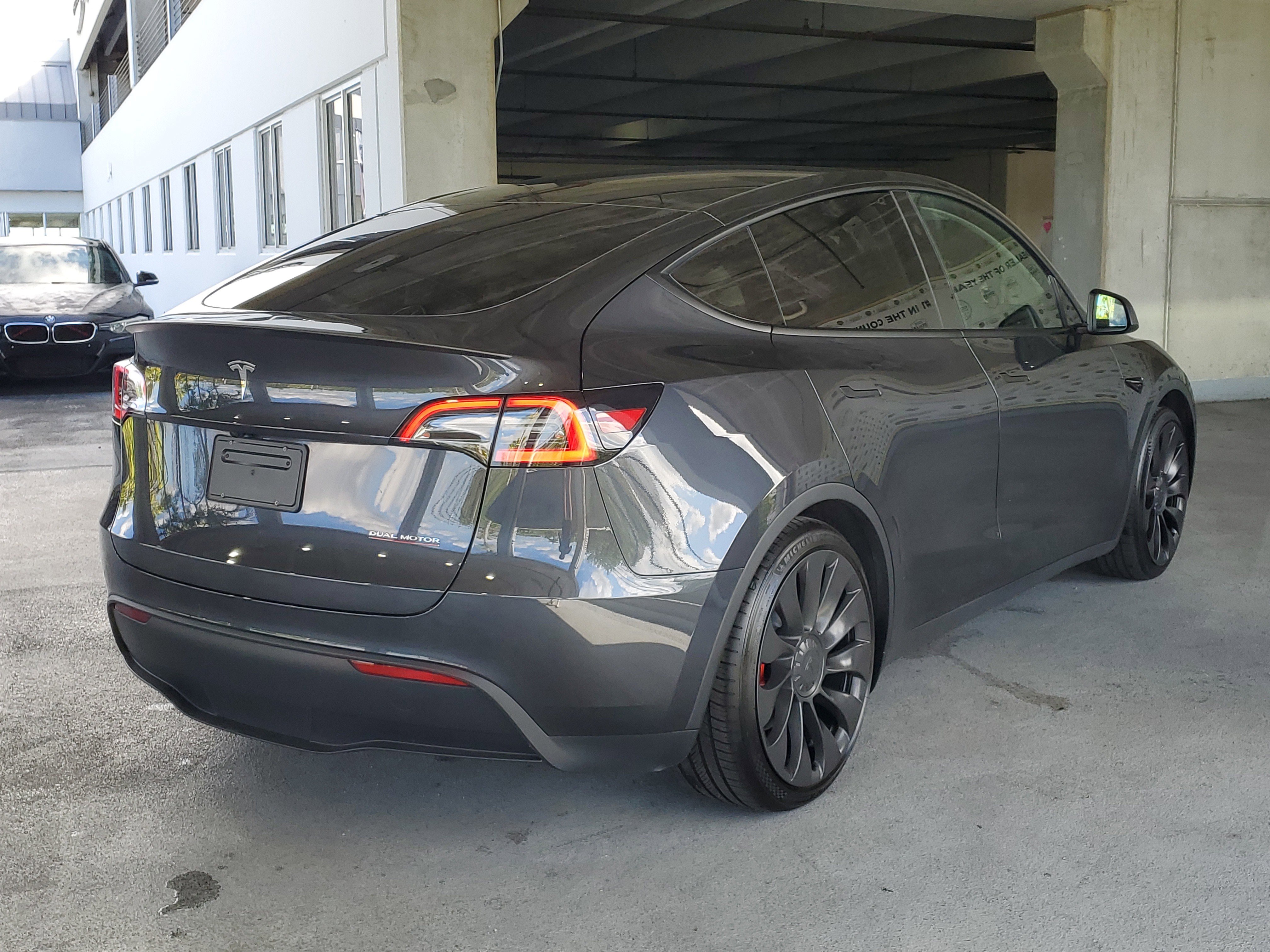 Used 2024 Tesla Model Y Performance AWD/4WD image 2