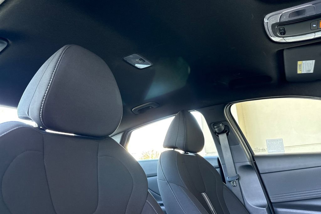 Used 2025 Hyundai Elantra SEL image 14