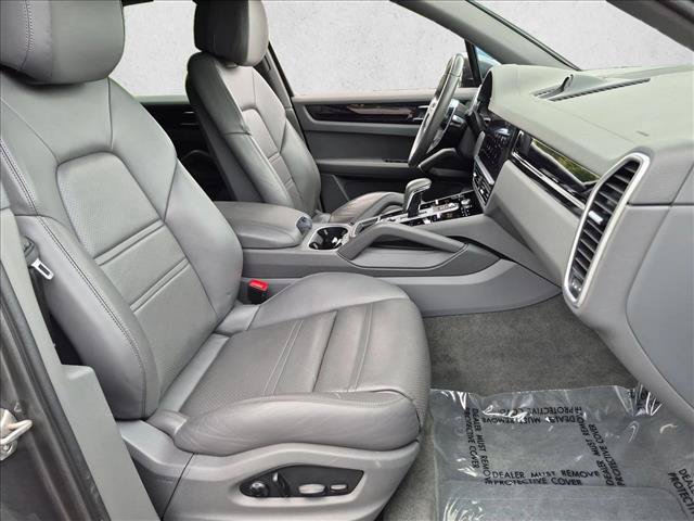 Used 2023 Porsche Cayenne AWD/4WD image 22