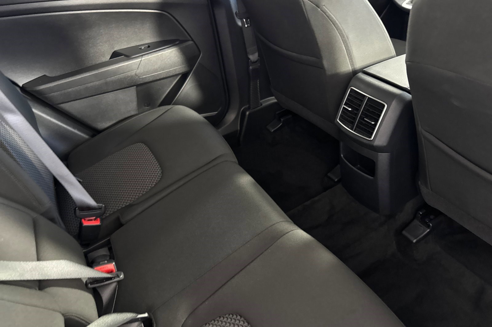 Used 2024 Kia Sportage LX FWD image 29