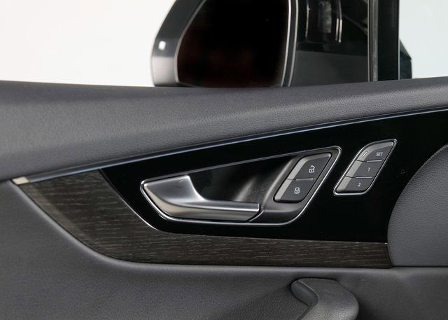 Used 2018 Audi Q7 3.0T Premium Plus w/ Premium Plus Package image 31