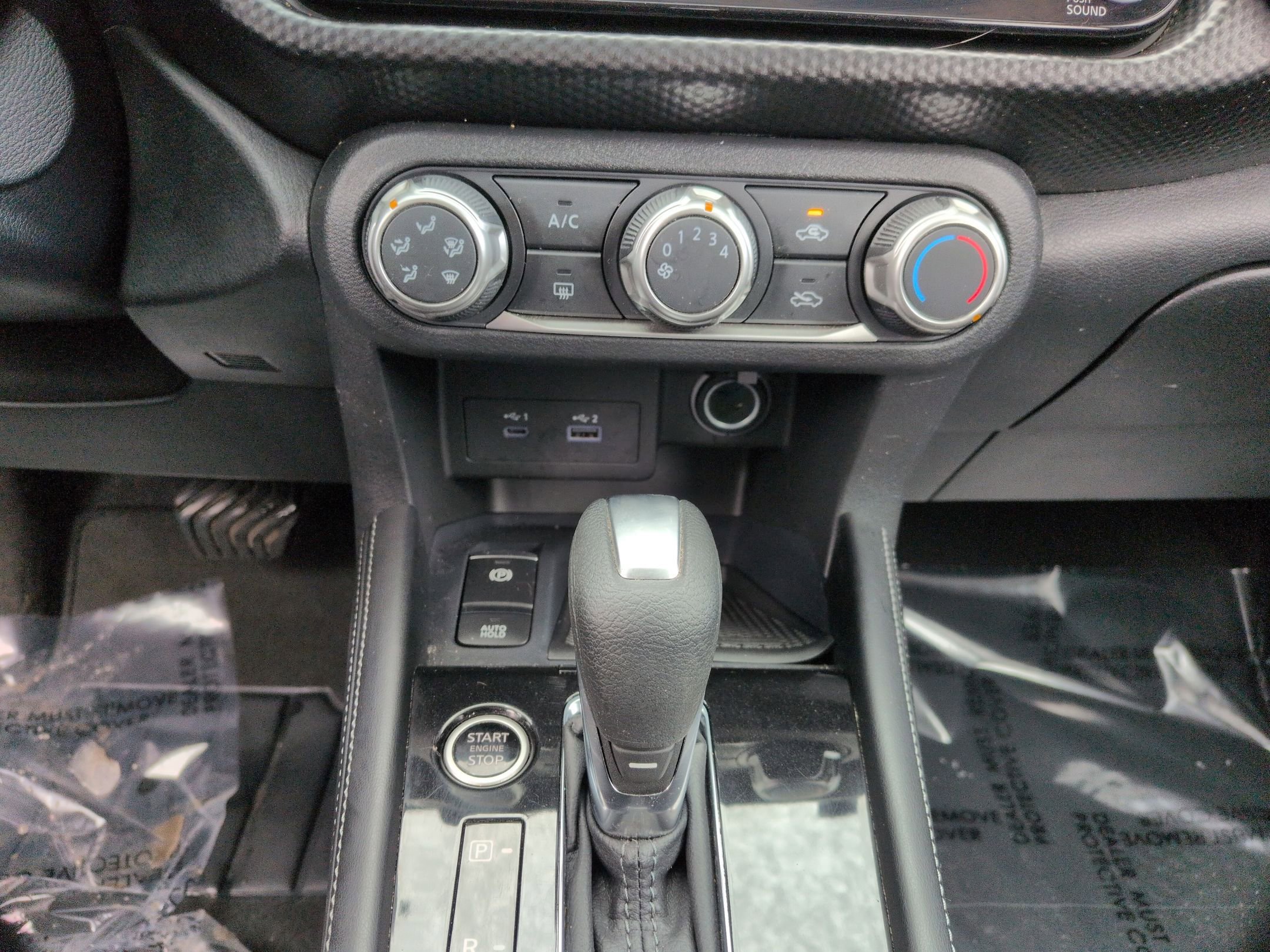 Used 2024 Nissan Kicks SV image 13