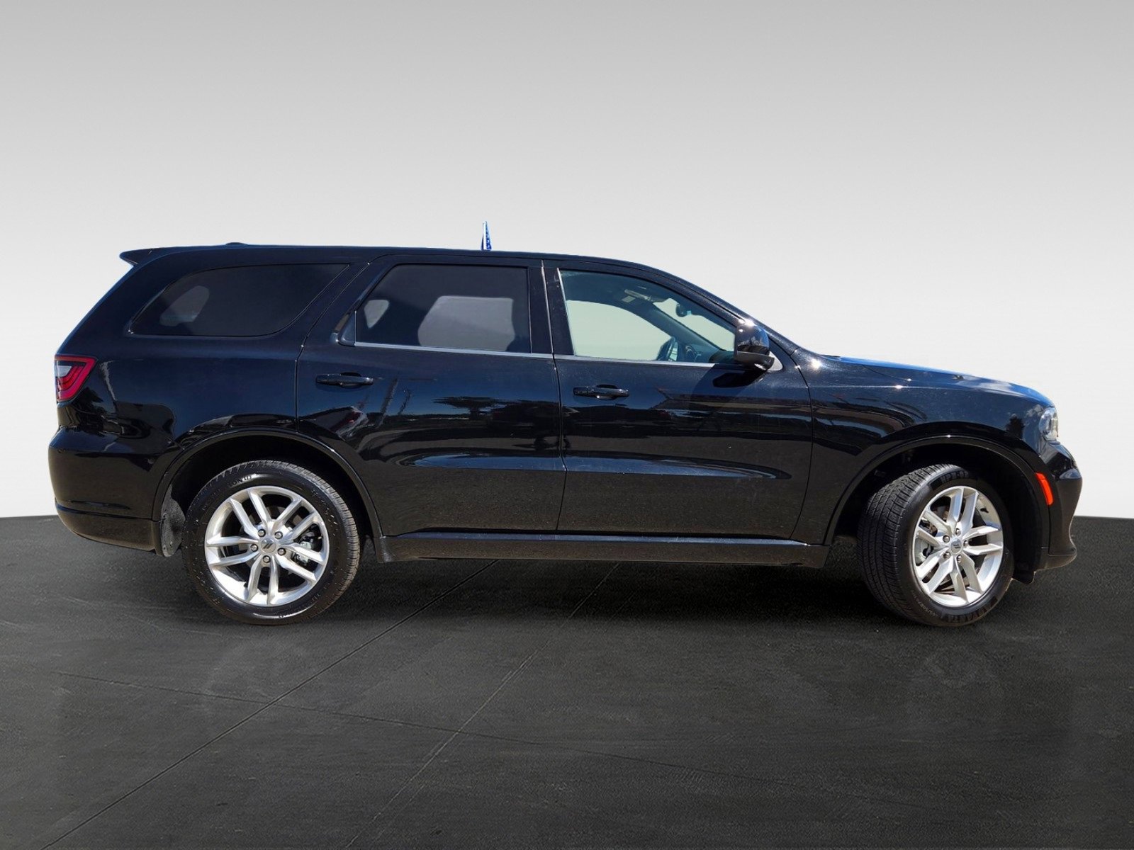 Used 2023 Dodge Durango GT image 3