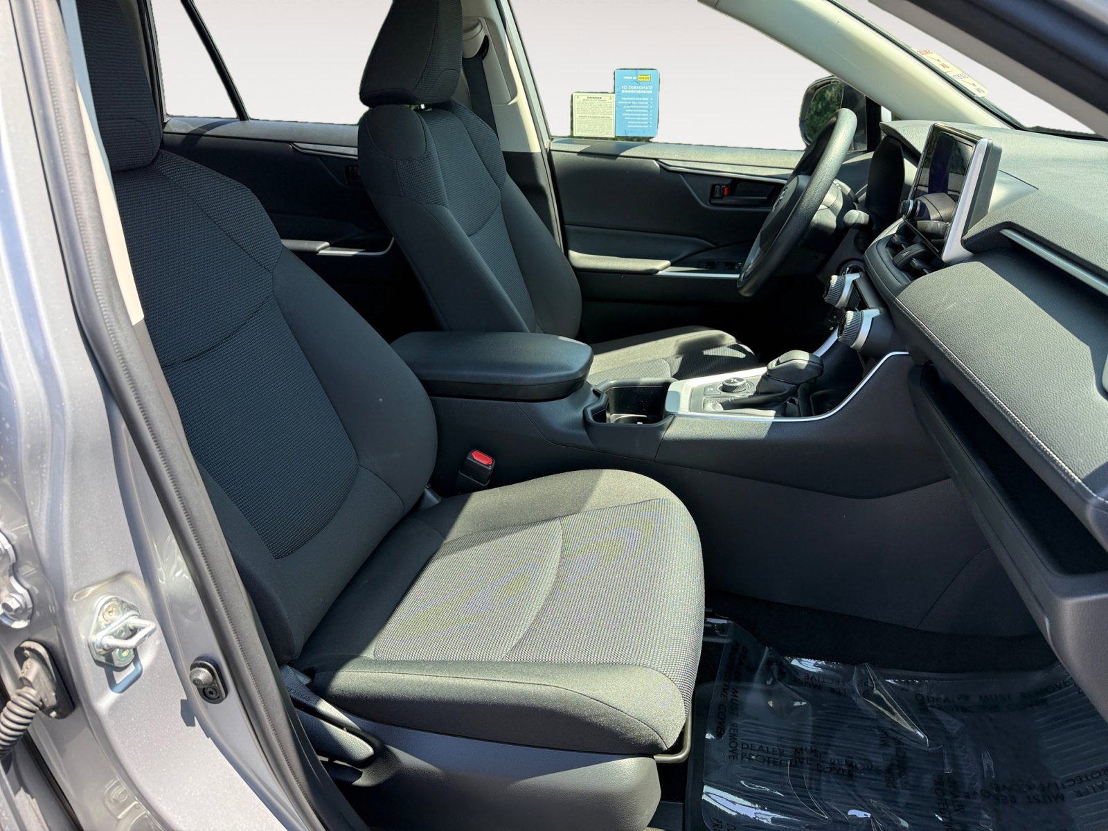 Used 2023 Toyota RAV4 LE AWD/4WD image 19
