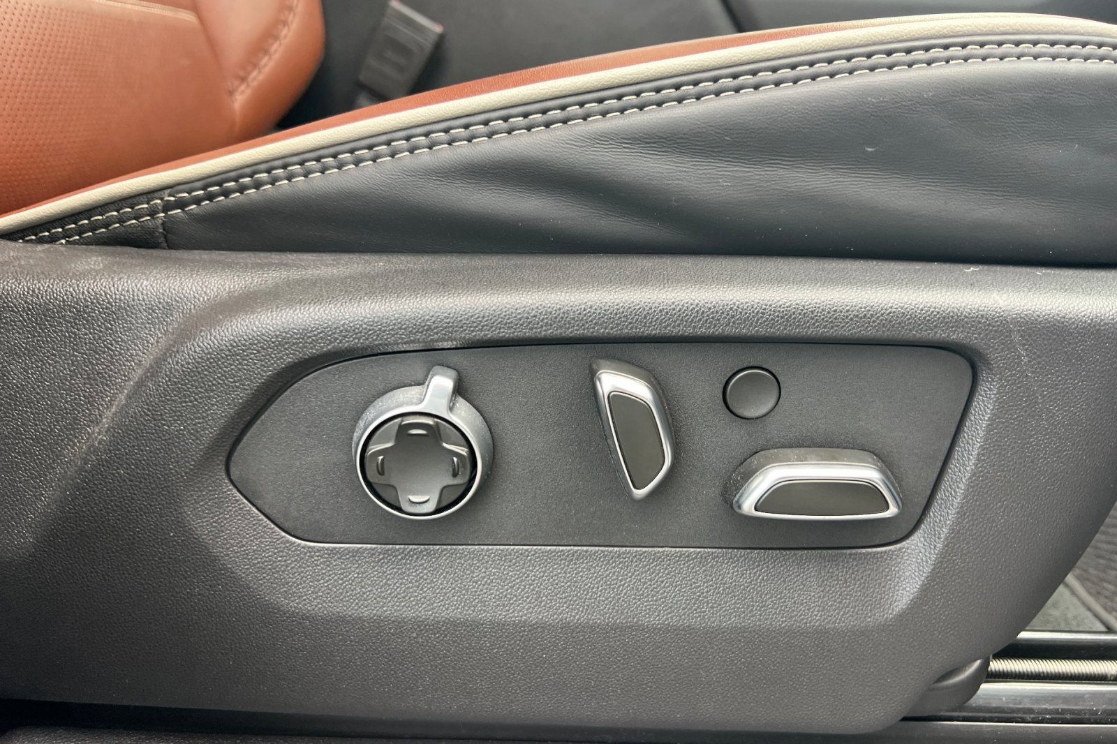 Used 2024 GMC Sierra 1500 Denali Ultimate image 24