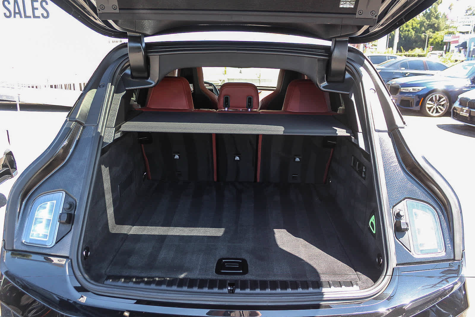 Used 2024 BMW iX xDrive50 w/ Premium Package AWD/4WD image 26
