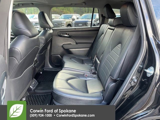 Used 2023 Toyota Highlander XLE image 10