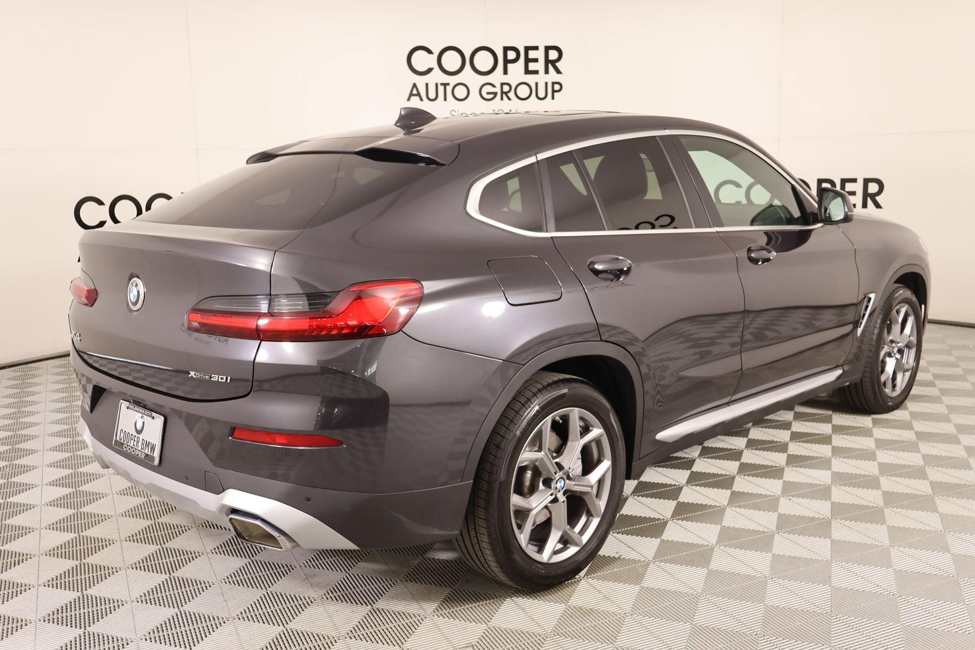 Used 2025 BMW X4 xDrive30i w/ Premium Package image 22