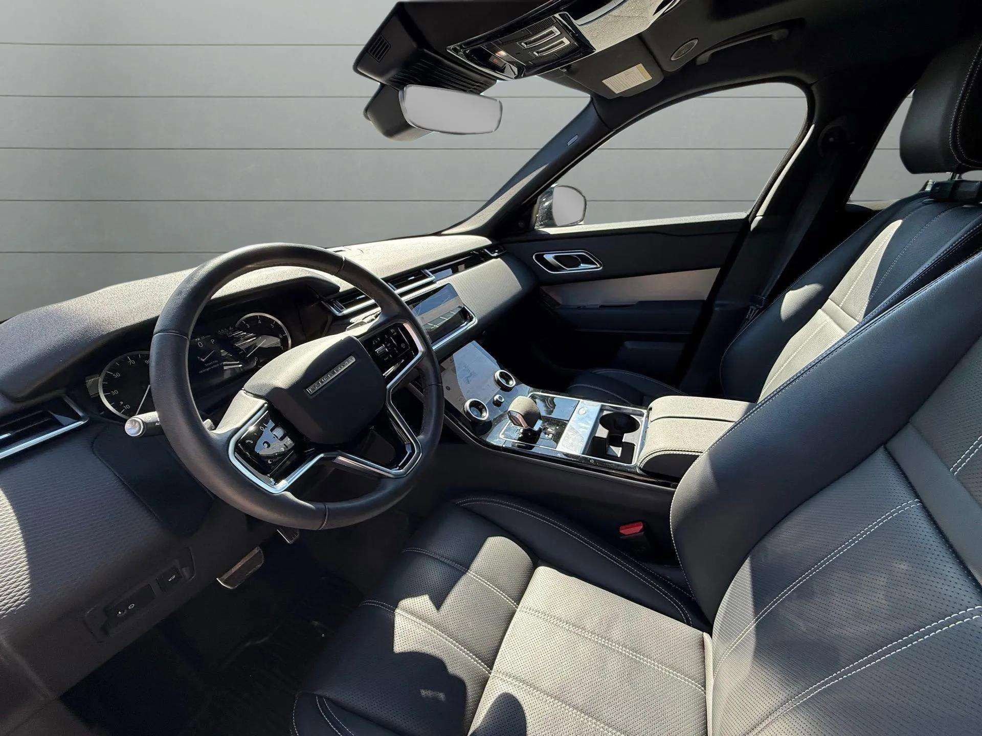 Used 2023 Land Rover Range Rover Velar R-Dynamic S image 24