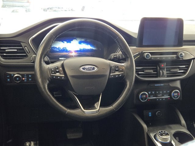 Used 2020 Ford Escape Titanium w/ Titanium Premium Package 2.0 image 18