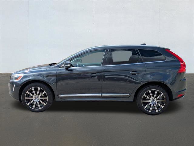 Used 2016 Volvo XC60 T5 Platinum w/ Protection Package FWD image 2