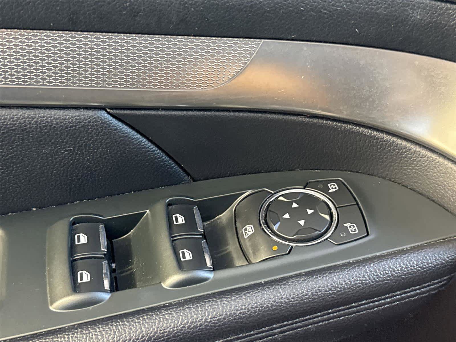 Used 2018 Ford Explorer XLT AWD/4WD image 20