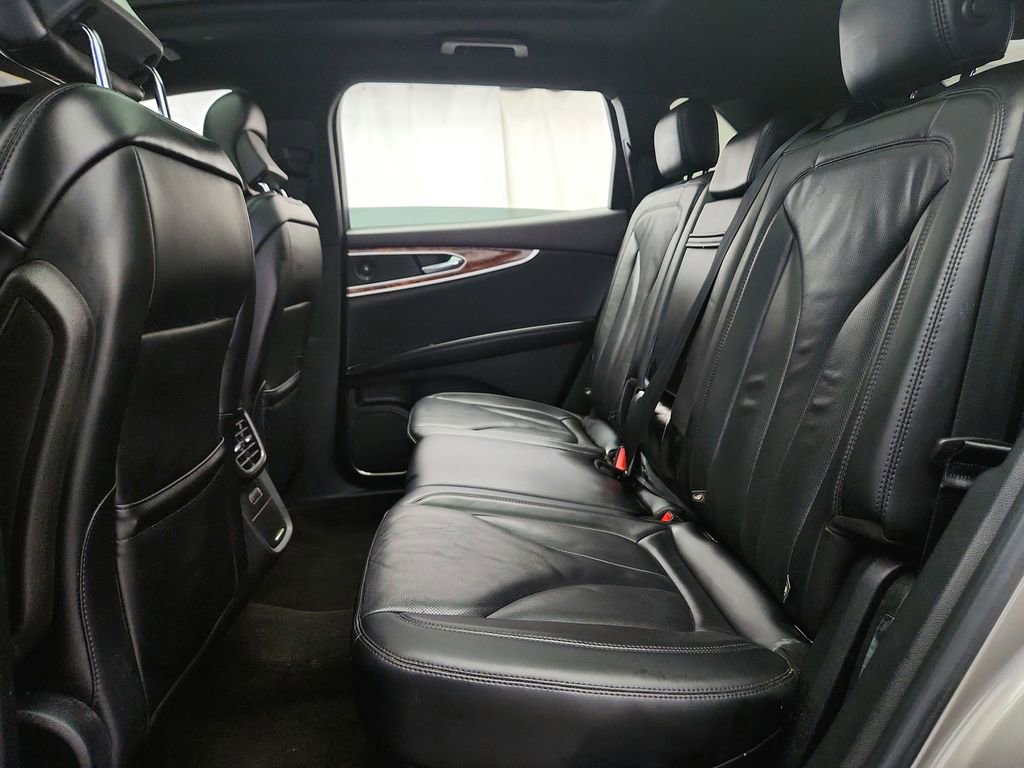 Used 2017 Lincoln MKX Reserve w/ Driver Assistance Package image 25