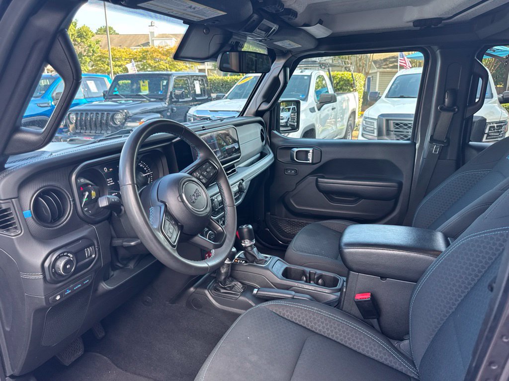 Used 2024 Jeep Wrangler Unlimited Rubicon 4xe AWD/4WD image 13