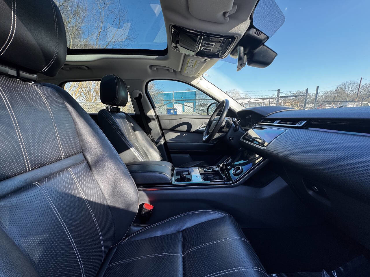 Used 2018 Land Rover Range Rover Velar S image 15