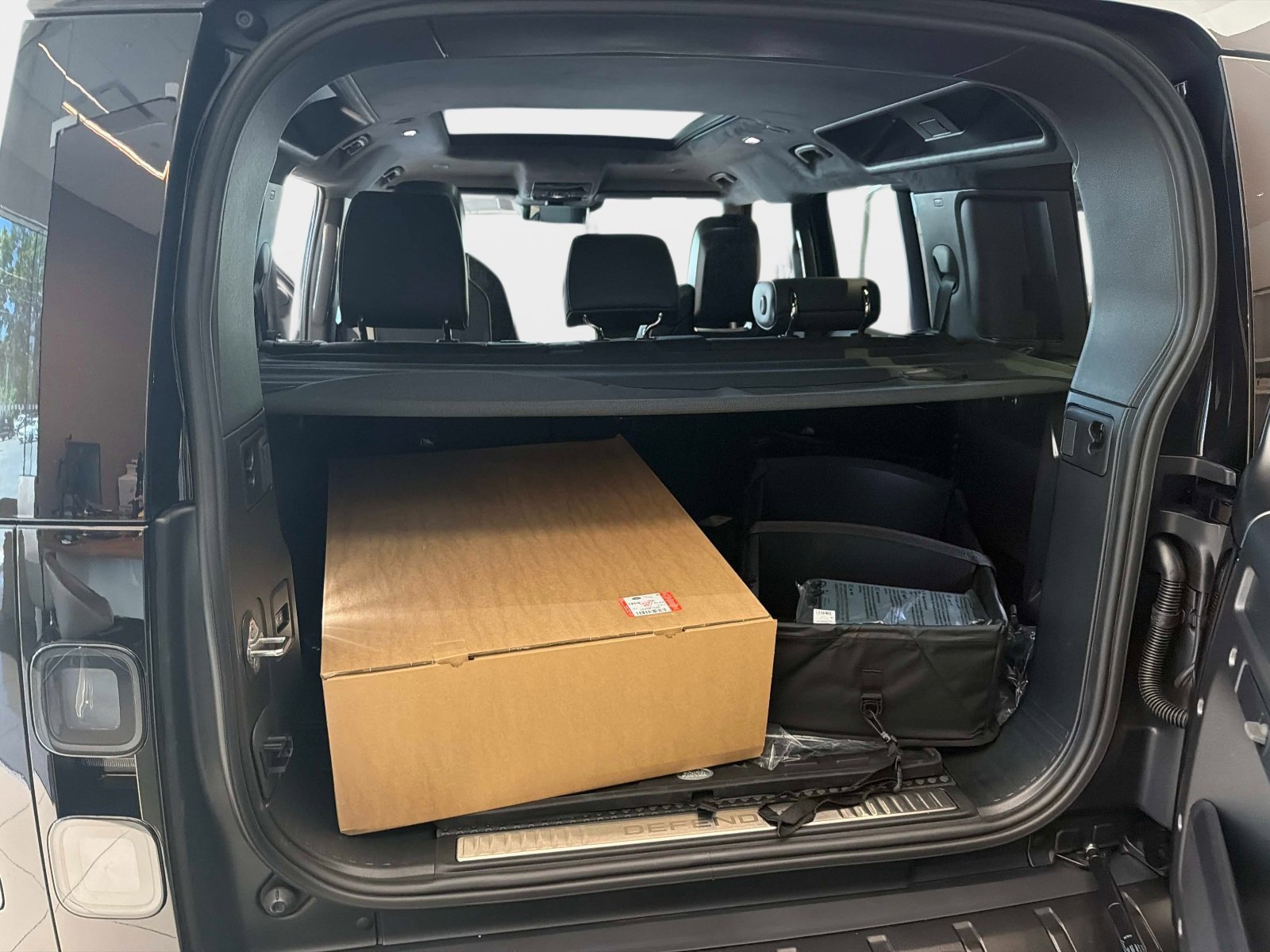 New 2026 Land Rover Defender 110 OCTA AWD/4WD image 11