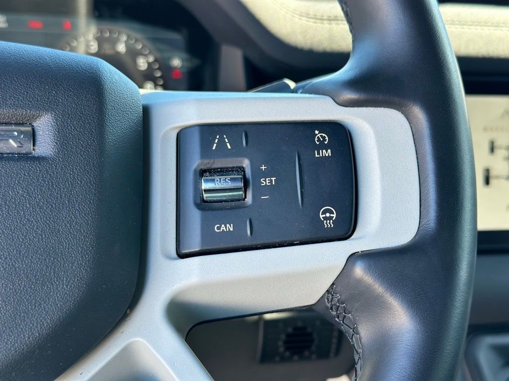 Used 2023 Land Rover Defender 90 S image 25
