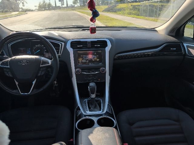 Used 2013 Ford Fusion SE FWD image 11