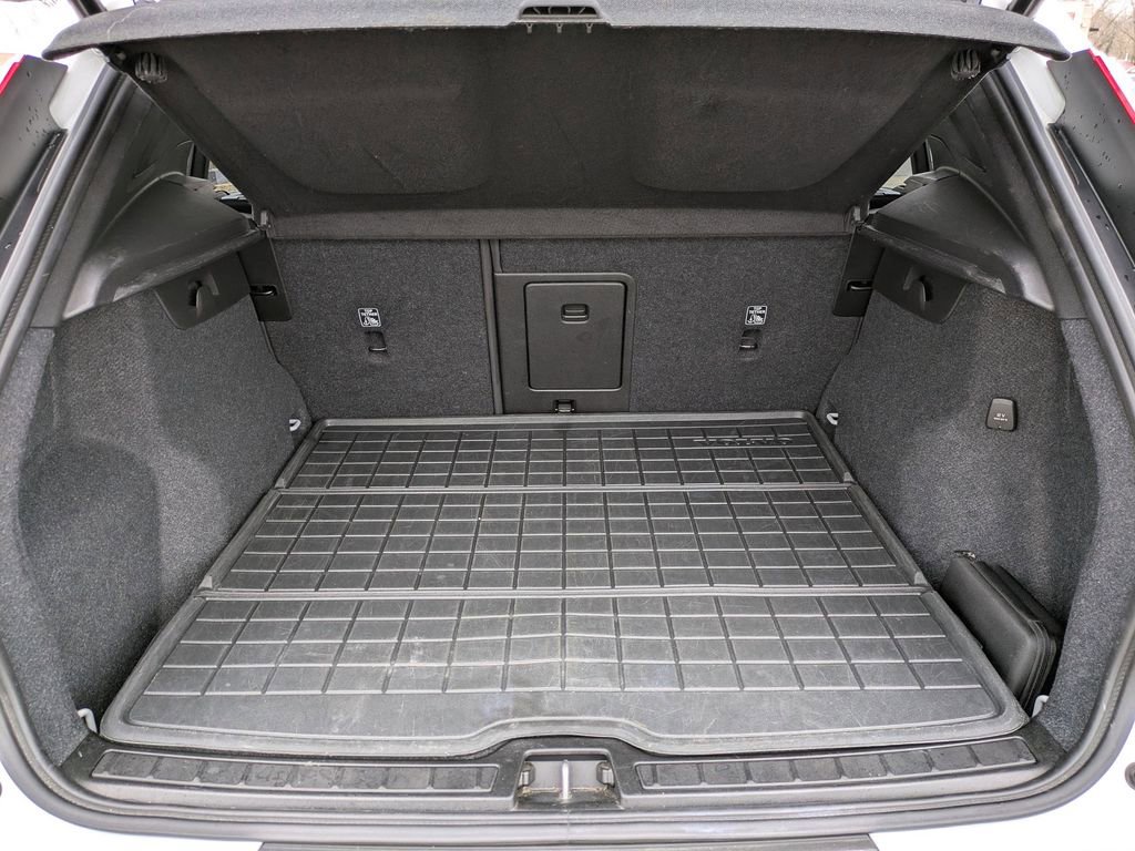 Certified 2023 Volvo XC40 B5 Plus w/ Driver Assist Package image 13