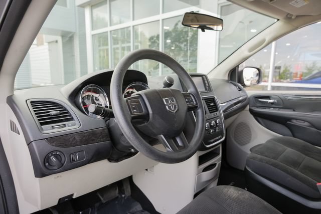 Used 2017 Dodge Grand Caravan SE w/ Power Window Group FWD image 21