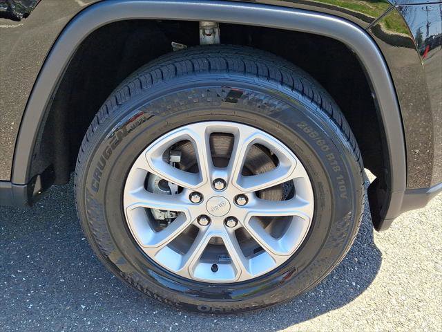 Certified 2021 Jeep Grand Cherokee Laredo image 9