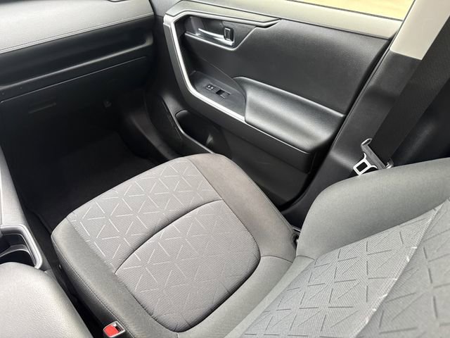 Used 2020 Toyota RAV4 XLE w/ Convenience Package AWD/4WD image 17