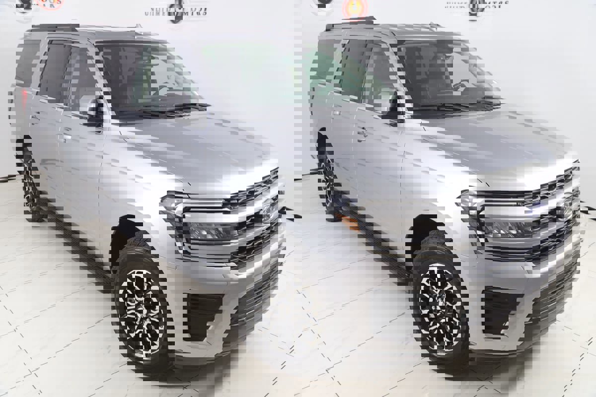 Used 2024 Ford Expedition Max XLT image 17