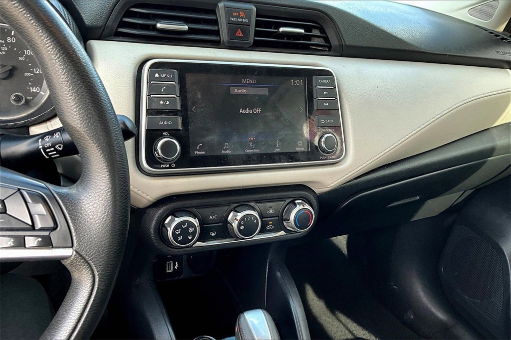 Used 2021 Nissan Versa SV image 28