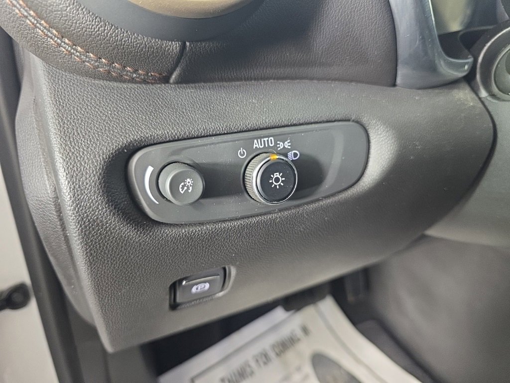 Used 2023 Chevrolet Blazer Premier image 16