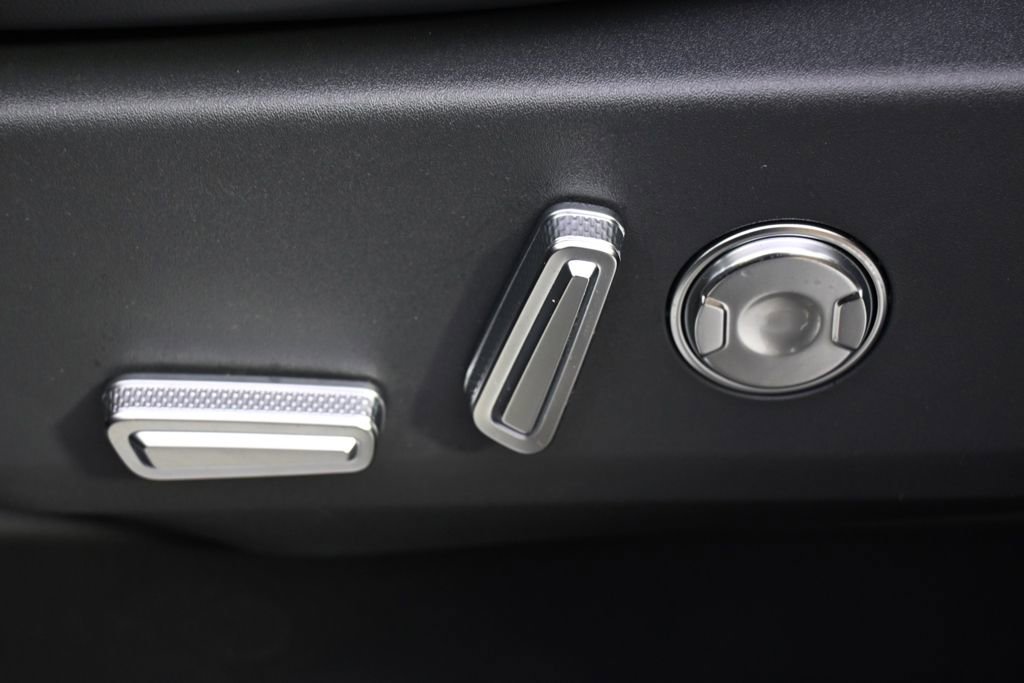 New 2026 Lincoln Nautilus Reserve w/ Jet Appearance Package AWD/4WD image 14