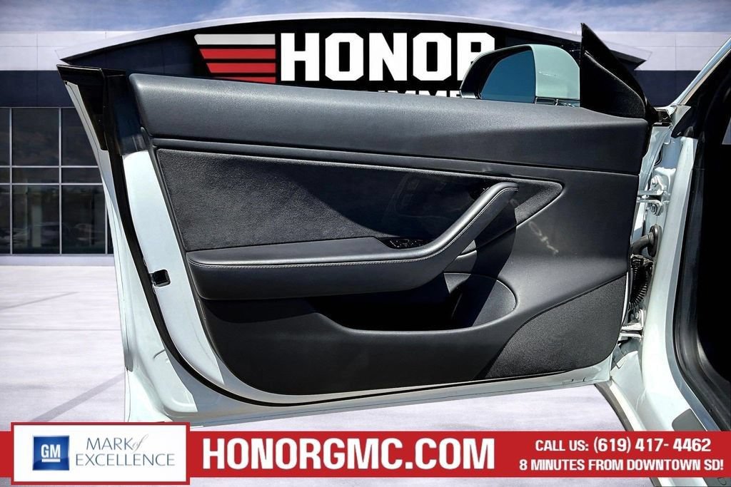 Used 2019 Tesla Model 3 Standard Range RWD image 19