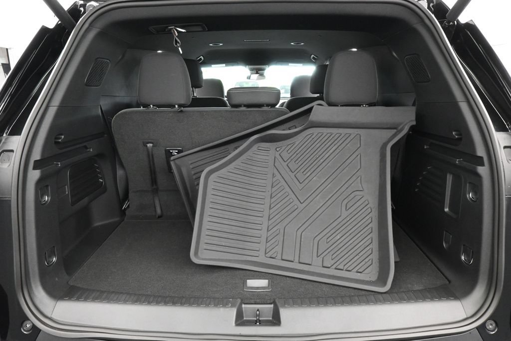 Used 2026 Chevrolet Traverse LT FWD image 35