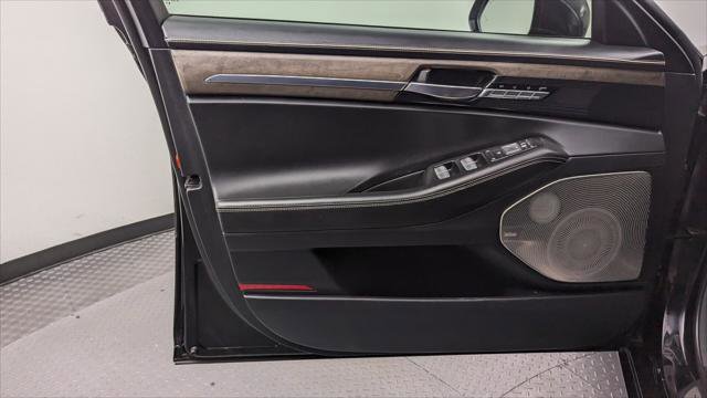 Used 2020 Genesis G90 3.3T Premium image 13