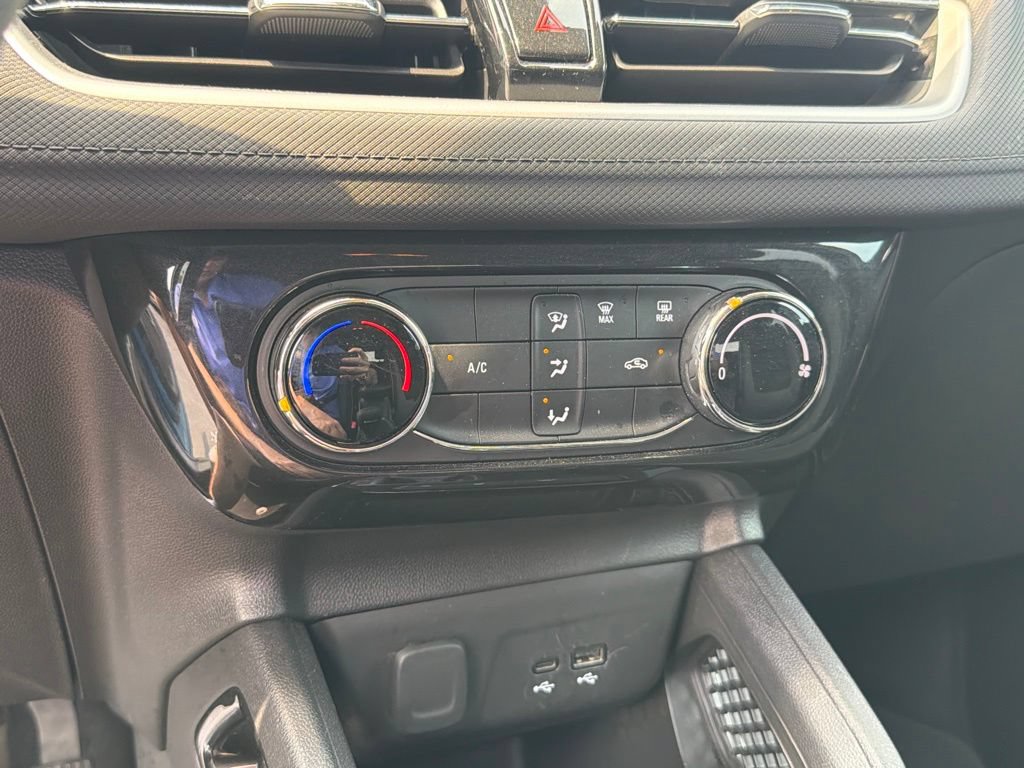 Used 2025 Chevrolet TrailBlazer LT FWD image 19