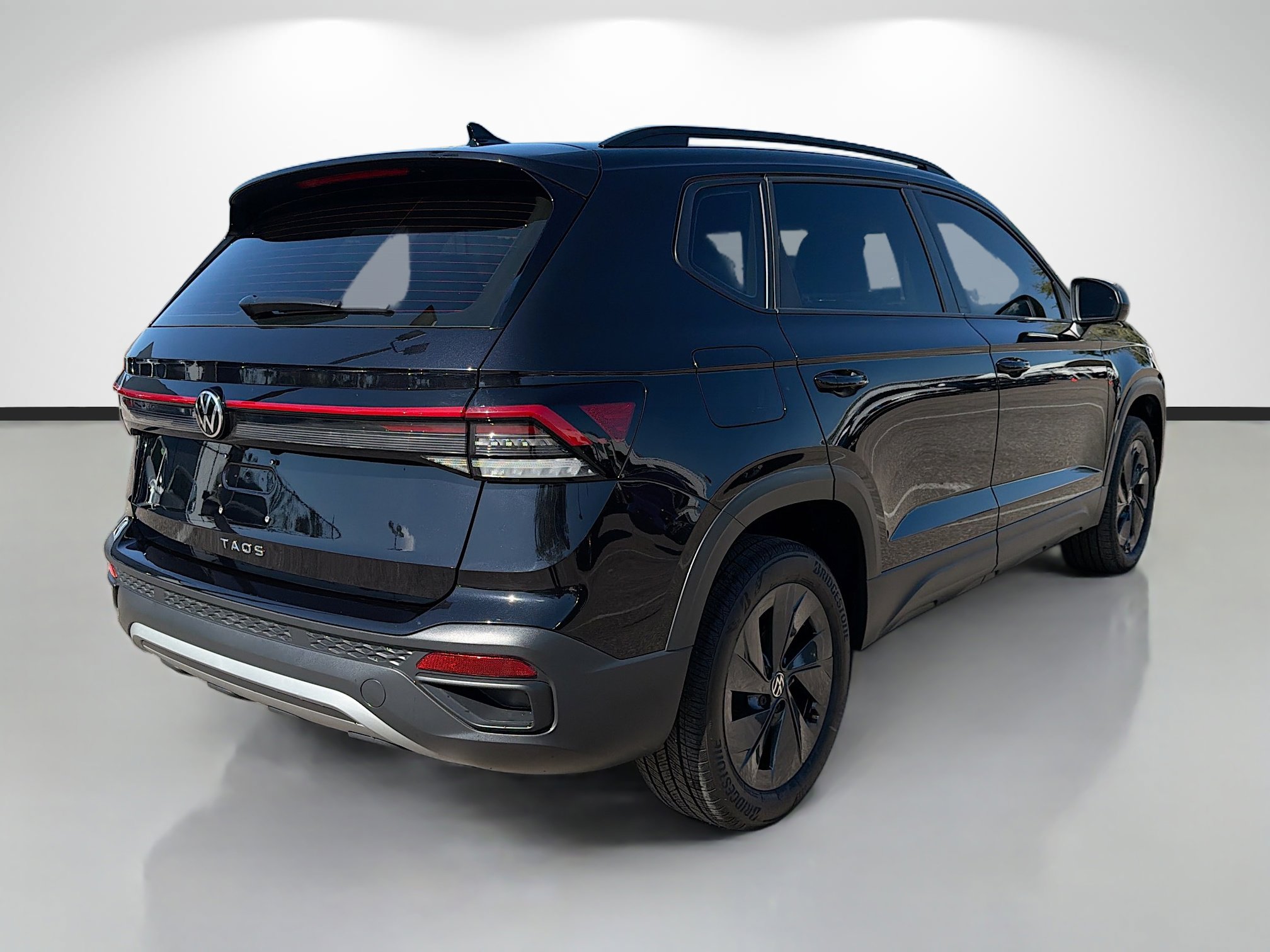 Used 2025 Volkswagen Taos S image 3