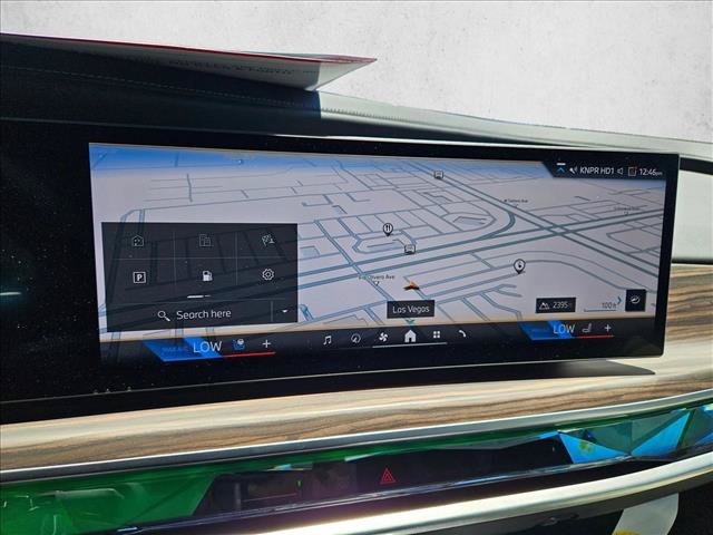 Used 2026 BMW 750e xDrive AWD/4WD image 12
