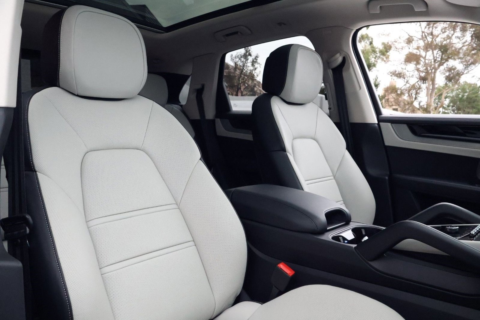 New 2026 Porsche Cayenne image 24